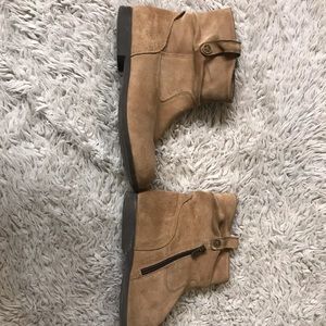 Slouchy Birkenstock bootie. Size 9